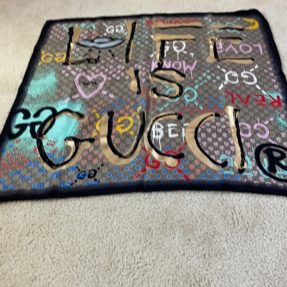 poshmark gucci scarf